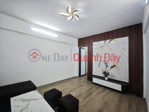 tập thể bắc nghĩa tân,tầng 2- DT 60m giá 4,46 tỷ-full nội thất, ô tô đỗ cầu thang _0