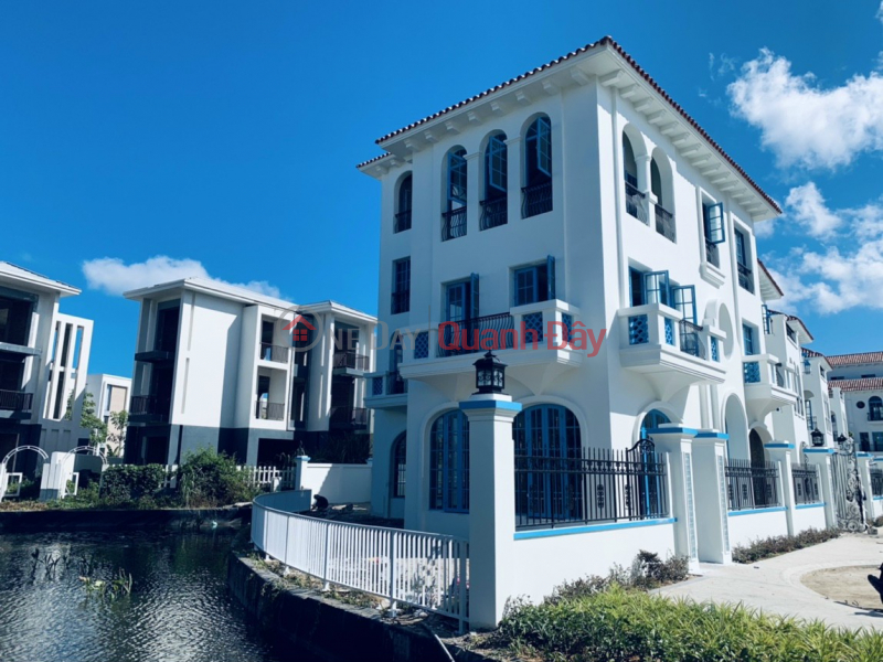 The story of urgent transfer of duplex apartment close to the sea, Ha Long fire beach, road bordering the sea Sales Listings