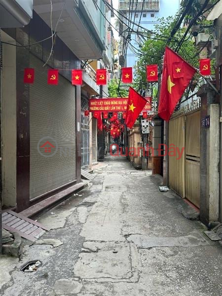 đ 7,7 tỷ CẦU GIẤY 35M x5 TẦNG-7,7 TỶ NHÀ ĐẸP,NGÕ BA GÁC,THÔNG CÁC NGẢ,GẦN PHỐ