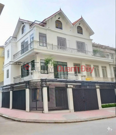 I'm renting out a house on Huynh Thuc Khang and Nguyen Hong streets, 200m2 x 3.5 floors - 48 million VND. _0