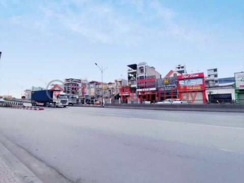 Land plot on Nguyen Van Linh street - 150m² - 5m frontage - right next to AEON overpass _0