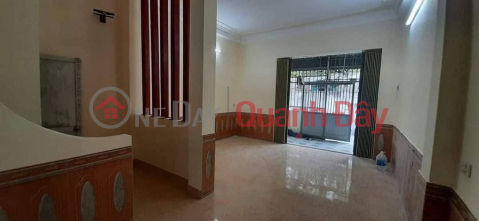 The owner sends for sale a 2-storey house in Tran Huy Lieu alley, large and wide lane, 4 parking spaces near the house _0