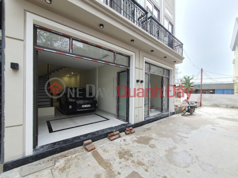 NEWLY BUILT 3-STOREY HOUSE IN THUY HA BAC HONG, READY TO MOVE IN - FULL FACILITIES - CAR SLEEPING INSIDE THE HOUSE - PRICE 4.3 BILLION _0