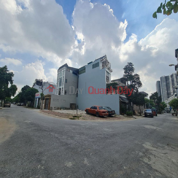 URGENTLY selling garden villa in Da Ton, Gia Lam. Area 201m2. Frontage 8m. Road 15m. Sales Listings