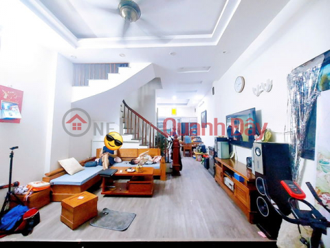 NHÀ DÂN XÂY MẶT NGÕ THÔNG Ô TÔ Bắc Cầu 44m2,X 4 tầng,mặt tiền 4.4m, 5.6 tỷ Long Biên. _0