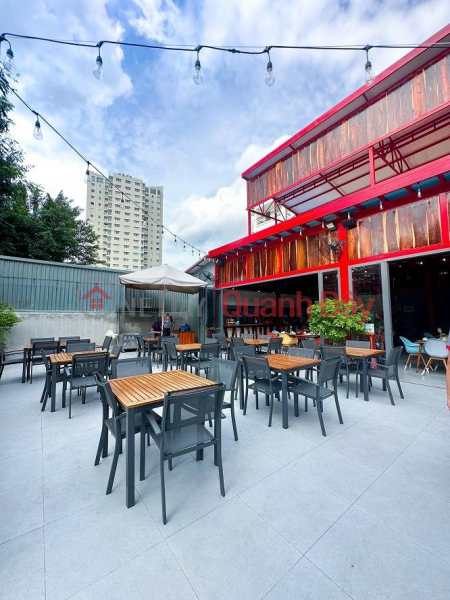 đ 168 Million/ month Restaurant for rent with 2 frontages on Nguyen Van Huong, Thao Dien, District 2. Area 18x20m. Price 168 million/month negotiable