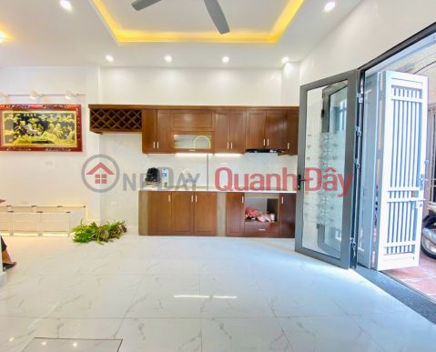 SUPER PRODUCT NGOC THUY, 50M, 5 FLOORS, 5M FRONT, PRICE 8 TY2, EXTREMELY BEAUTIFUL CORNER LOT, BUSINESS, NEAR STREET, 7 CAR ACCESS _0
