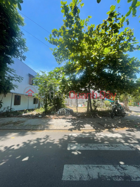 HOT HOT – OWNER NEEDS TO SELL CORNER PLOT OF LAND WITH 2 FRONTAGES – 300M FROM MY KHE BEACH – Son Tra Ward, Da Nang City, Vietnam, Sales đ 38 Billion