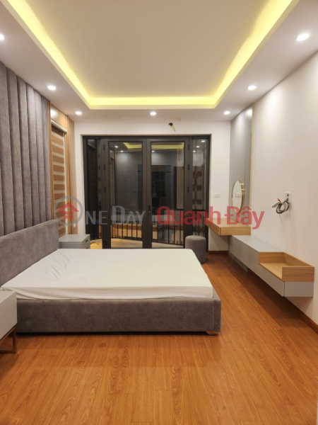 ₫ 4.15 Billion Family house, Phuong Canh Ward, Nam Tu Liem. Area 42m x 5 floors, large frontage, 2.4m alley