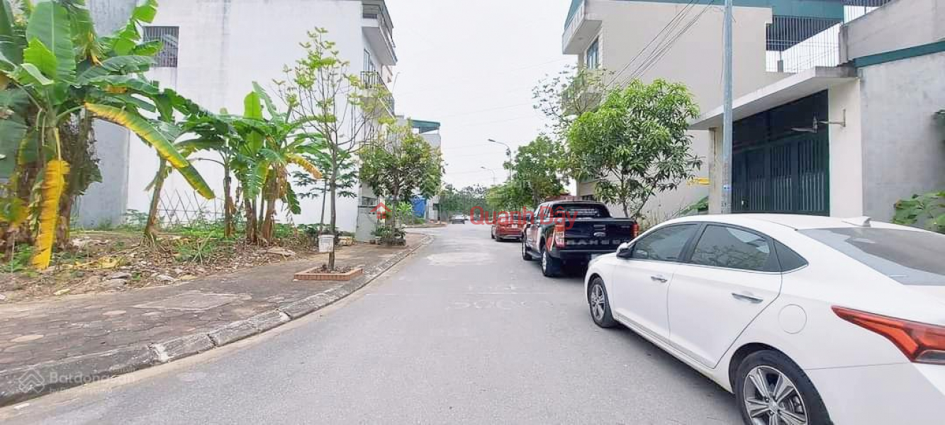 Land for sale TDC Xuan Phuong 40m2 - 2 large roads, wide sidewalks front and back, 2 trucks avoiding each other Sales Listings