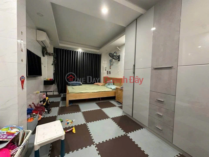 đ 12 Billion, Owner selling a 5-story house on Van Chuong 1 alley - Dong Da district center - Good for business - High potential.