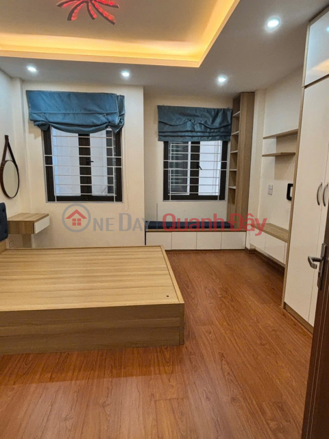 Chỉ 5 tỷ 3 Nhà Ngọc Thuỵ trong đê 30m x 4T oto đỗ cổng, chắc chắn ở luôn. LH 0936123469 _0