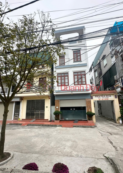 Nhà lô góc 4 tầng - Ở ngay - Nội thất mới, hiện đại, 3 phòng ngủ - Đường 3 ô tô tránh _0