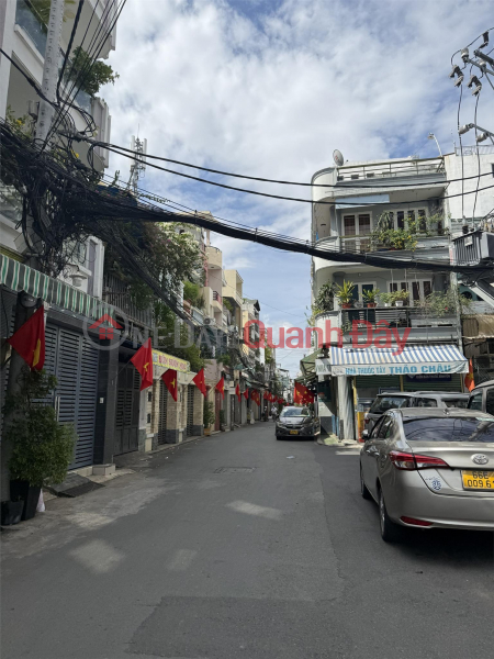 đ 13.2 Billion, **House for sale in alley 159 Bach Dang, ward 2, Tan Binh; 6.3x15m, 3L; next to the park
