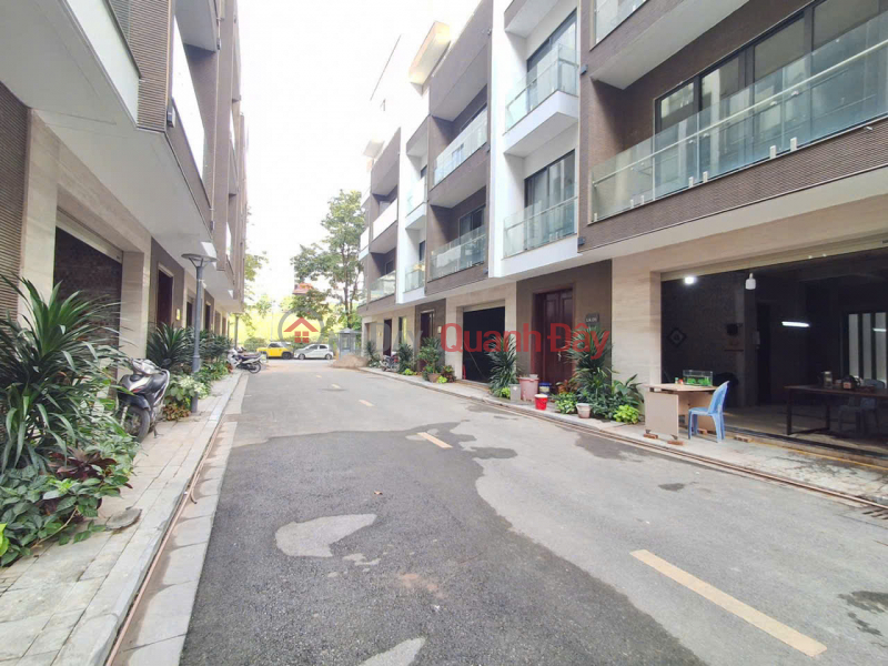 ONLY 1 LUXURIOUS TOWNHOUSE AVAILABLE IN HIMLAM-THUONG THANH, 76M2 X 6 FLOORS X 23 BILLION VND. LONG BIEN - HANOI. Sales Listings
