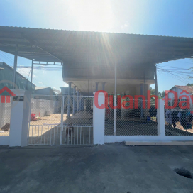 Owner needs to sell quickly: House for 2.2 billion VND (negotiable) - Located on National Highway 54, 10.9m wide and 28m long. Owner needs to sell quickly: House for 2.2 billion VND (negotiable) - Located on National Highway 54, 10.9m wide and 28m long. _0