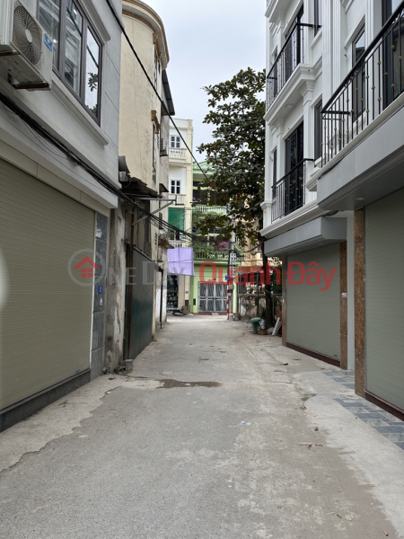 TRUCK PARKING AT THE GATE - NEW HOUSE - 3 BEDROOMS - House near Lien Mac Primary School, Lien Mac Ward Police Station Sales Listings
