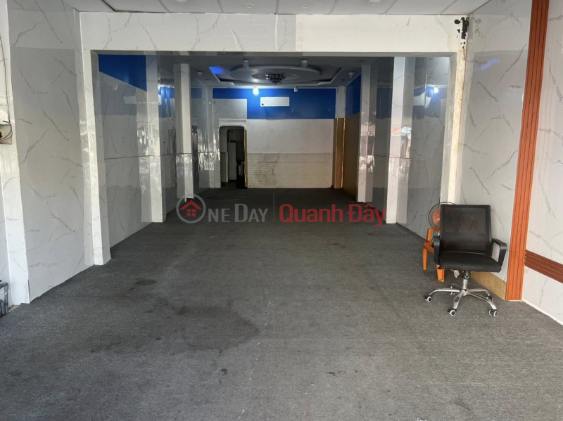 đ 39 Million/ month House for rent on Luỹ Bán Bích street, 100m², Tân Phú District - 3 floors, 39 million VND - near the intersection.