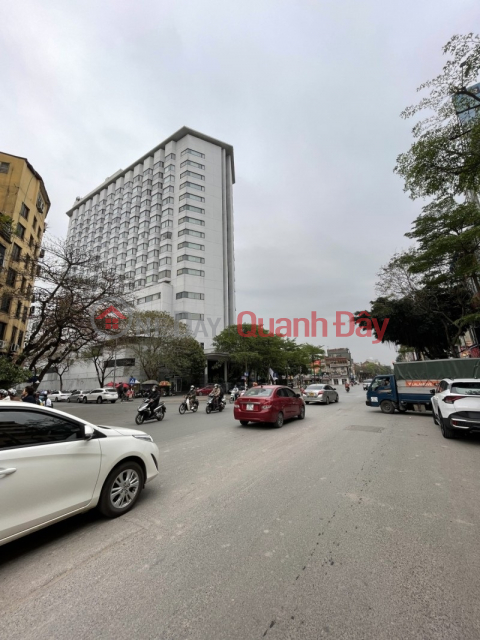 Selling a 4-storey house on Le Duan street, Dong Da, 72m2, 30m2 from the car, 5 billion VND _0