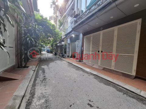 PHÂN LÔ Ô TÔ TRÁNH VÀO NHÀ - HAI THOÁNG TRƯỚC SAU - SỔ HOA HẬU. _0