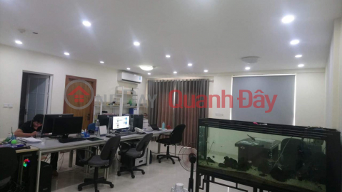 Chính chủ bán gấp căn hộ 89 Phùng Hưng đang làm văn phòng tầng đẹp 70m2 Giá rẻ 2.1 tỷ _0