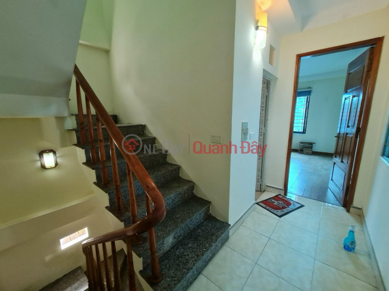 đ 4.1 Billion RARE HOUSE FOR SALE - Shallow lane, 20m from car, Near NORTH TU LIEM District Party Committee, near markets, schools at all levels, Public University