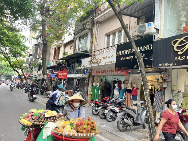 Selling house on Hang Ca street Dt: 64m MT; 3.6m Owner determined to sell land, currently renting 60 million\\/month Sales Listings