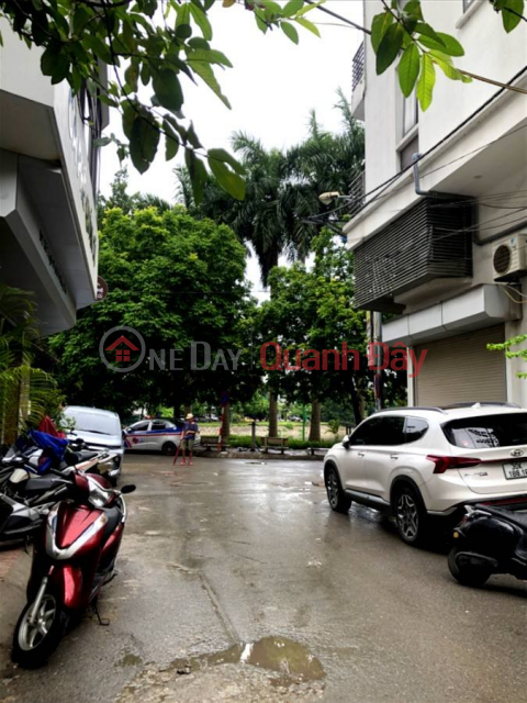 Trung Phung Townhouse for Sale, Dong Da District. 61m Frontage 11m Approximately 15 Billion. Commitment to Real Photos Accurate Description. Owner _0