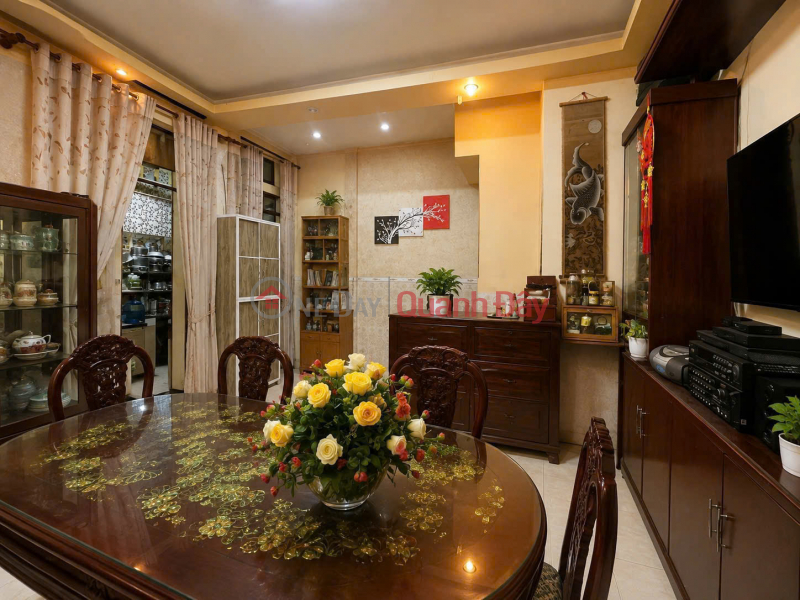đ 30 Billion | Owner selling a house with a prime location on Bach Dang Street, Binh Thanh District - 103m2 - Wider at the back (5.35m) - Bustling business area.