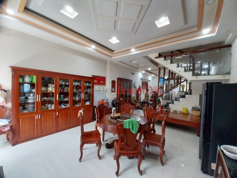 House for sale, living room, 4 floors, area 99m2 (5.5x18) m, located on Nguyen Thi Bup, Tan Chanh Hiep Ward, District 12; price 7.5 billion TL Sales Listings