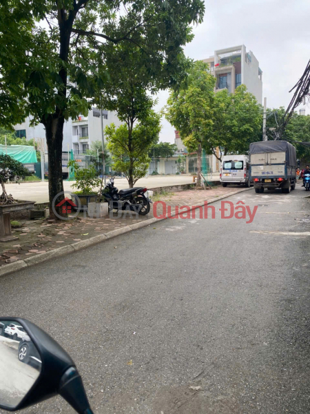 đ 6,65 tỷ | Nhà đẹp Nguyễn Văn Linh, Thạch Bàn 5 tầng - Kinh doanh - Ô tô đỗ cửa