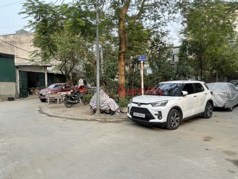 House for sale in lane 49 Thach Ban, 39m x 4 floors, near cars, 2 airy, only over 5 billion, negotiable. Contact 0936123469 Vietnam, Sales đ 5.7 Billion