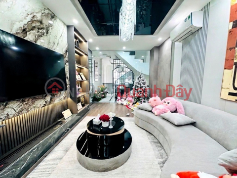 Lac Long Quan Street, 42m² x 5 floors, 15.8 billion VND - car parking available, alley suitable for business, beautiful interior, near the lake. _0