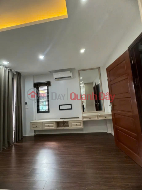 NHÀ ĐẸP NGÕ THÔNG Ô TÔ VÀO NHÀ Phố Bồ Đề 42m2 X 5 Tầng,mặt tiền 4.5m, 13.8 tỷ Lo.ng Biên _0