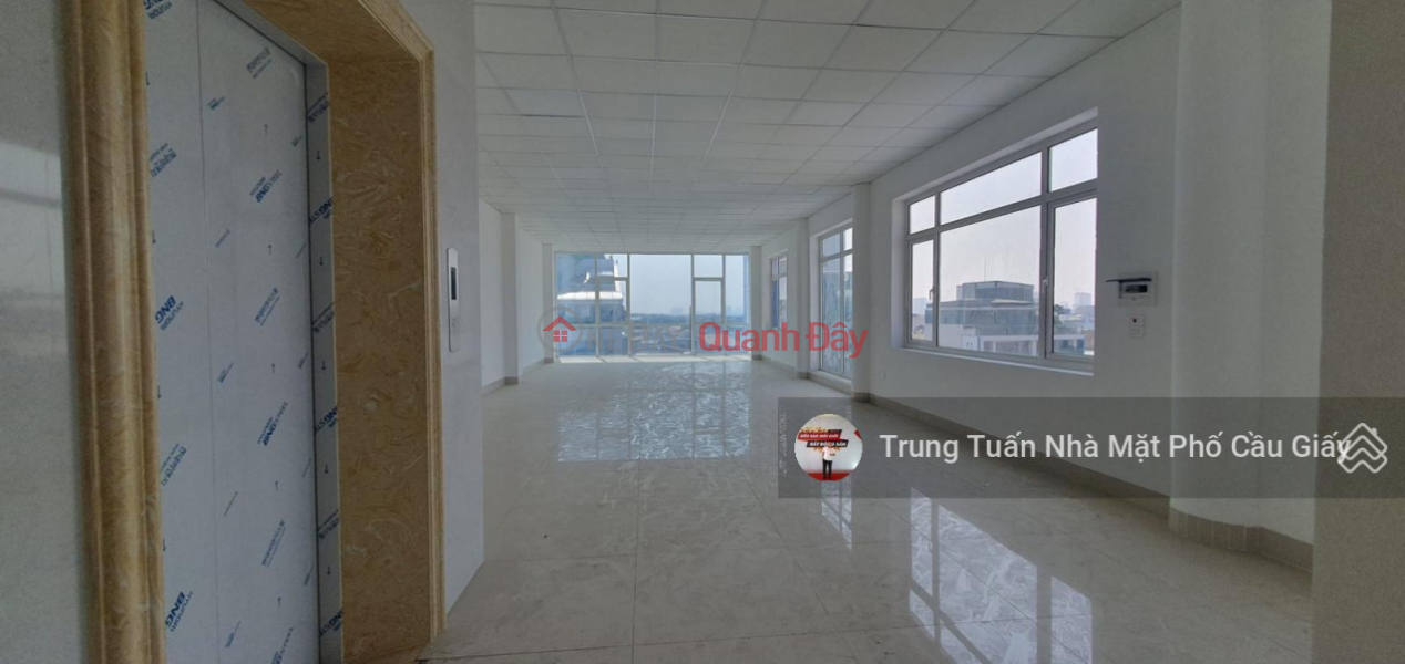 Bán Tòa nhà kinh doanh văn phòng 150m2 mặt phố Nguyễn Văn Cừ 10 tằng thang máy dòng tiền 200tr/th, Việt Nam | Bán đ 45 tỷ