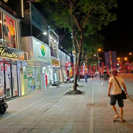 nhà mặt phố Nguyễn Văn Cừ, 440m, mặt tiền 18m, nở hậu, vỉa hè đá bóng _0