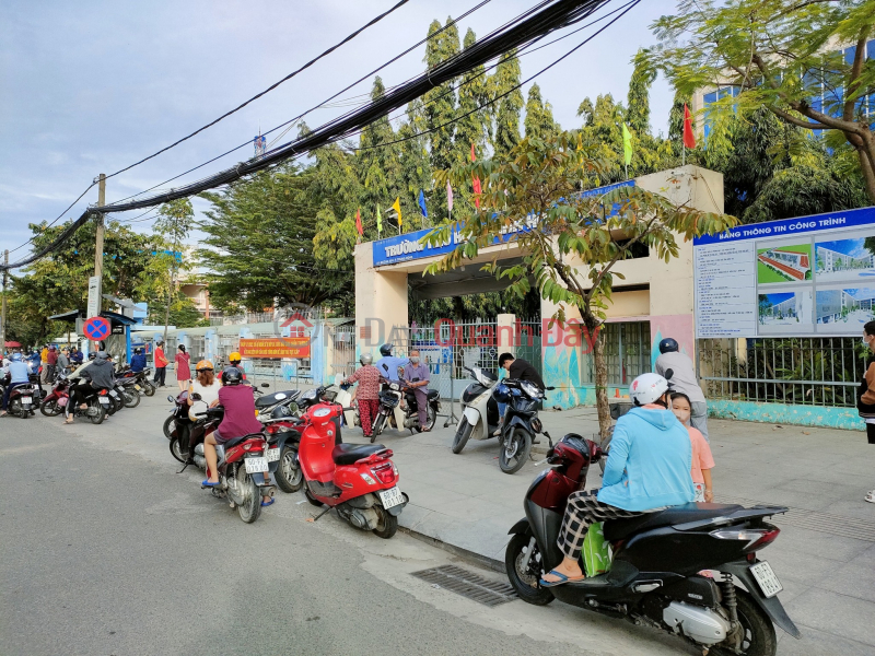 đ 195 triệu, Ngân Hàng Bán Thanh Lý lô đất giá 195TR sát Quốc Lộ, ngay cụm KCN dân cư dông.