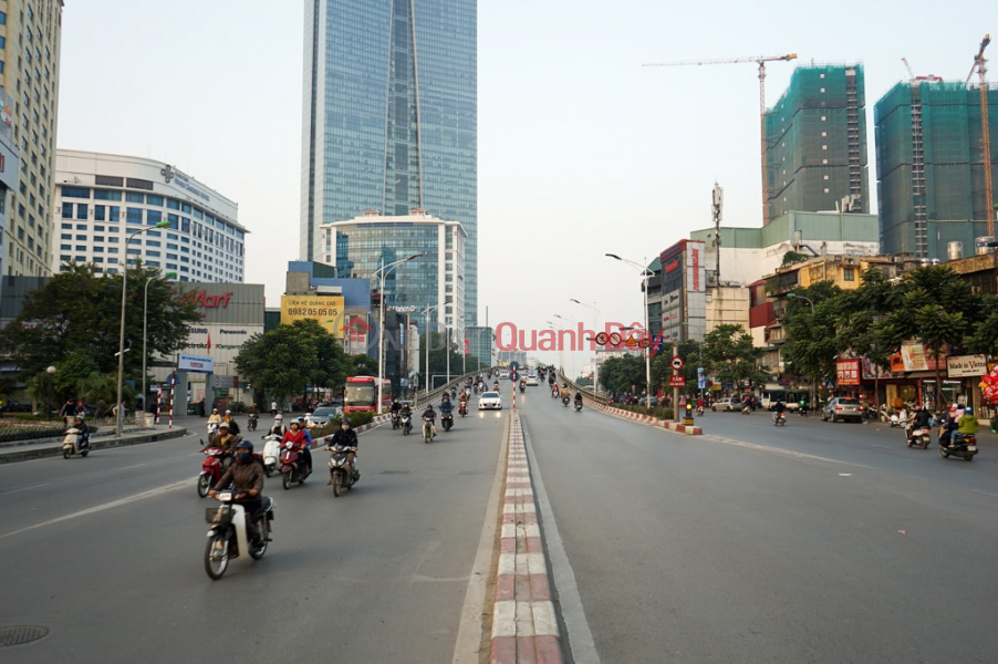 House for sale on Nguyen Chi Thanh, Ba Dinh, divided into lots, open alley, 2 airy, car 52m2, 3 floors, frontage 3.3m, only 17.4 billion Sales Listings