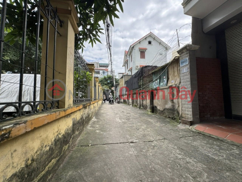 Land for sale in La Khe, Ha Dong, 45m2, square book, investment price _0