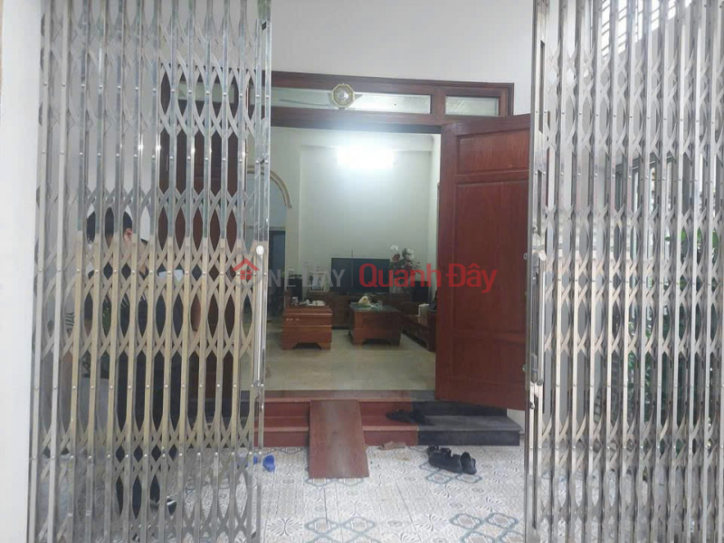 NEWLY BUILT 3-STOREY HOUSE FOR SALE - CENTER OF QUANG TRUNG WARD - OWNER GIVES FURNITURE. Sales Listings