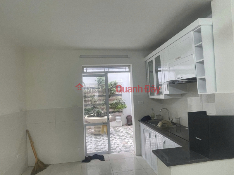 HOUSE FOR RENT IN LAC TRUNG, NEW, SPACIOUS, SUITABLE FOR OFFICE USE, 86M², 3 FLOORS, 12 MILLION VND. 0903258273 Rental Listings