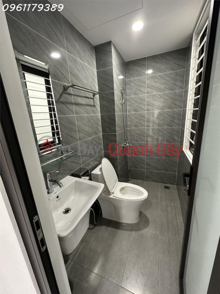 đ 5.7 Million/ month | OWNER RENTING OUT MINI APARTMENT AT 185 CHUA LANG STREET, DONG DA DISTRICT