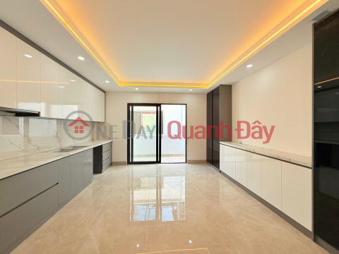 Cực hiếm! Bán nhà phố Nguyễn Đình Chiểu, 42m2, 5 tầng thang máy, mặt tiền 4.3m, 14.8 tỷ, ngõ rộng _0