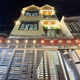 House in alley 285 Pham Van Chieu, right next to Thach Da market _0