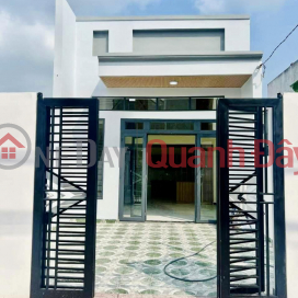 House for sale in Thanh Phu right in the center of TT market 300 million to move in. So Rieng _0