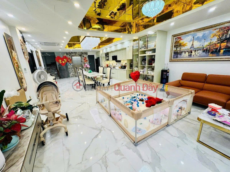 HOA HẬU PHỐ TRẠM - MỚI KÍNH KOONG - 8 TẦNG - THANG MÁY - GARA 2 Ô TÔ , NỘI THẤT CAO CẤP Niêm yết bán