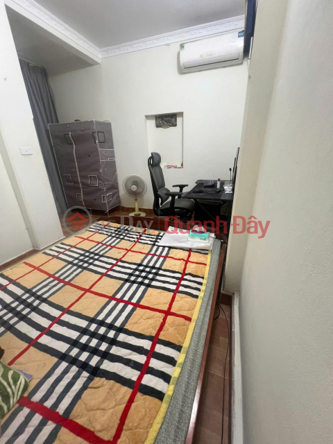 OWNER SELLS HOUSE ON HOANG MAI STREET - PRIME LOCATION - BEST PRICE IN THE AREA _0
