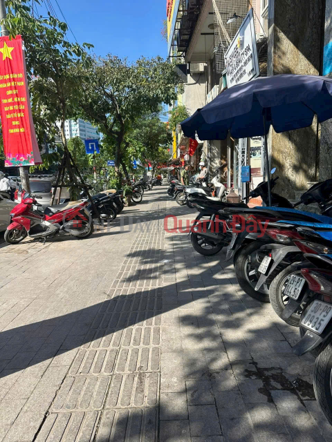 RARE ITEM, SUPER RARE BUILDING LOCATED RIGHT ON VAN CAO STREET - NEED MONEY, URGENTLY REDUCE PRICE BY 10 BILLION. AREA 105M2 BUILDING _0