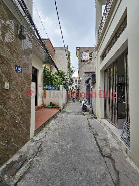 Only 85 million\\/m2. Selling new Viet Hung land, Ngo Gia Tu, beautiful square, car parking at the gate. Contact 0936123469 Vietnam | Sales | đ 12.9 Billion