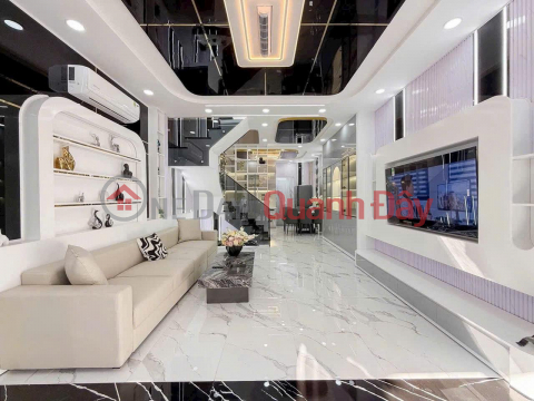 Uncle Minh needs to sell his house on Huynh Tan Phat street, 4 floors, slightly over 7 billion VND. _0